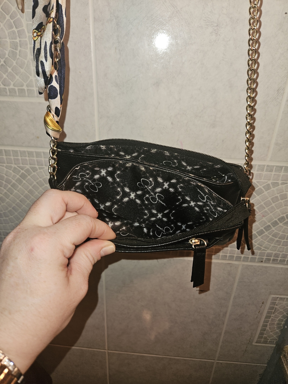 Jessica Simpson Black Leather Quilted Crossbody Shoulder Bag - Picture 2 of 7